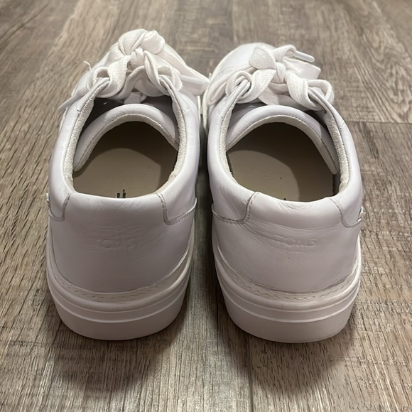 TOMS White Leather Sneaker - Picture 2 of 4